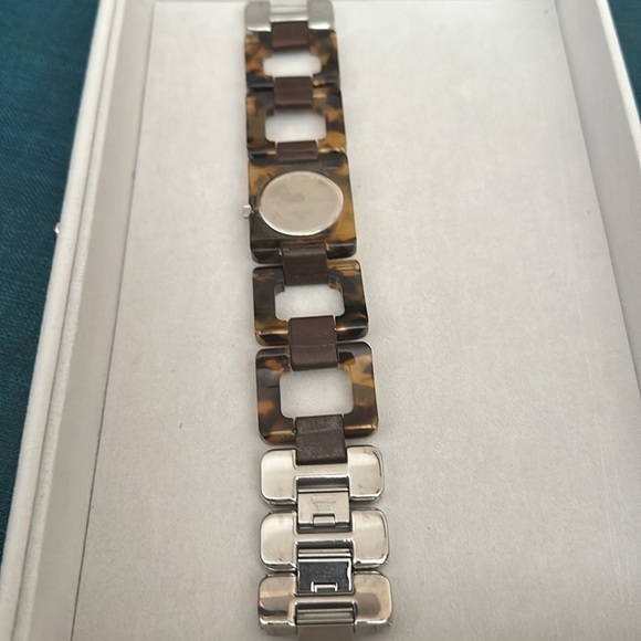 Vintage Y2K Michael Kors Tortoise and silver watch. - Picture 2 of 4